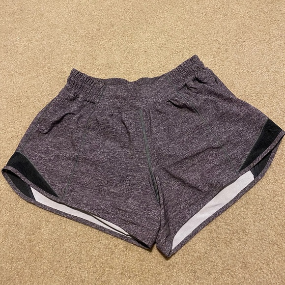 Lululemon Hotty Hot Short 4 inch - Picture 2 of 6